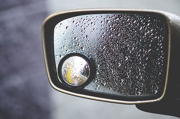 Tips Merawat Mobil di Musim Hujan